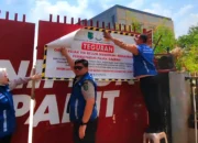 REKLAME TAK BAYAR PAJAK, BAPENDA MUBA TEMPEL STIKER TEGURAN