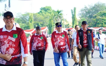 Panjat Pinang Semarak HUT ke-81 RI, Bupati Muba: Utamakan Keselamatan dan Kekompakan